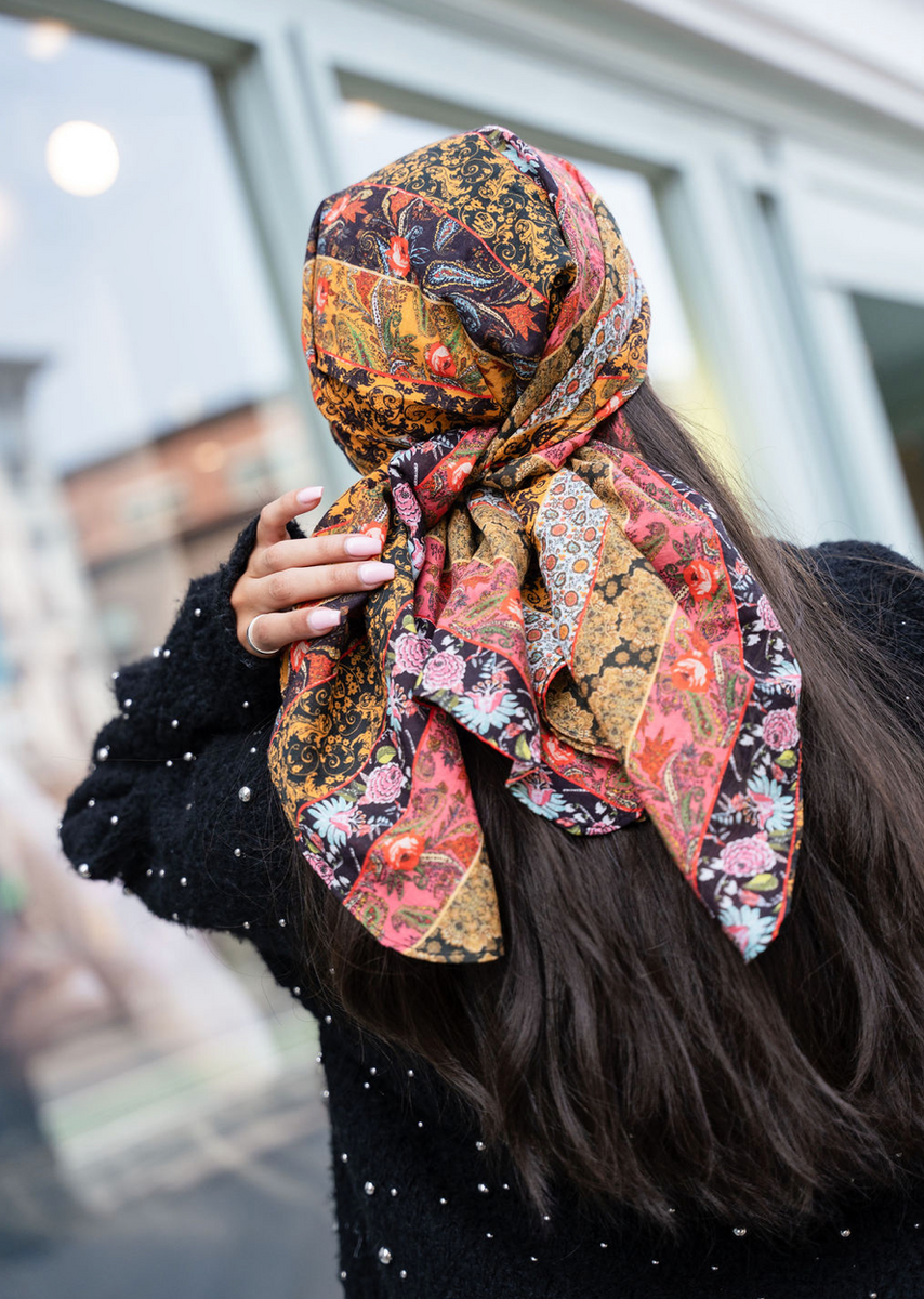 CODELLO Foulard Coquillages soie en TBEG vintage et authentique 53x54 cm