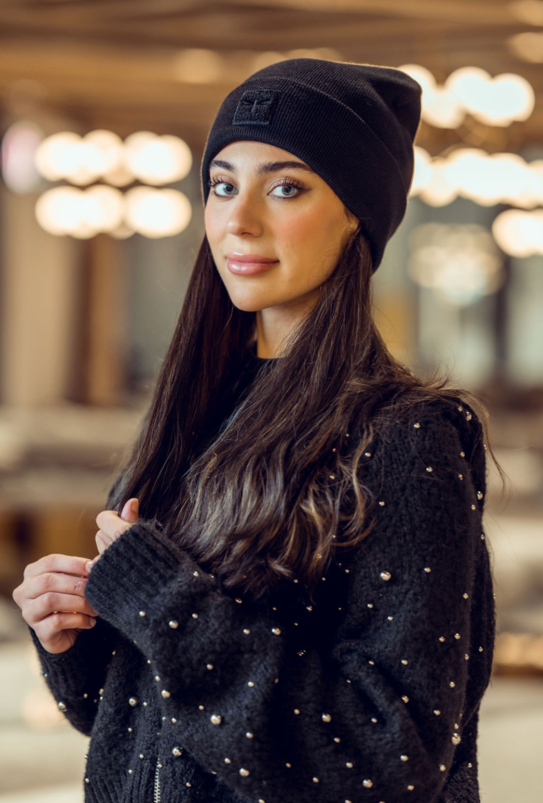 帽子 supreme Sherpa logo beanie Supreme Sherpa Logo Beanie (FW23) - $40