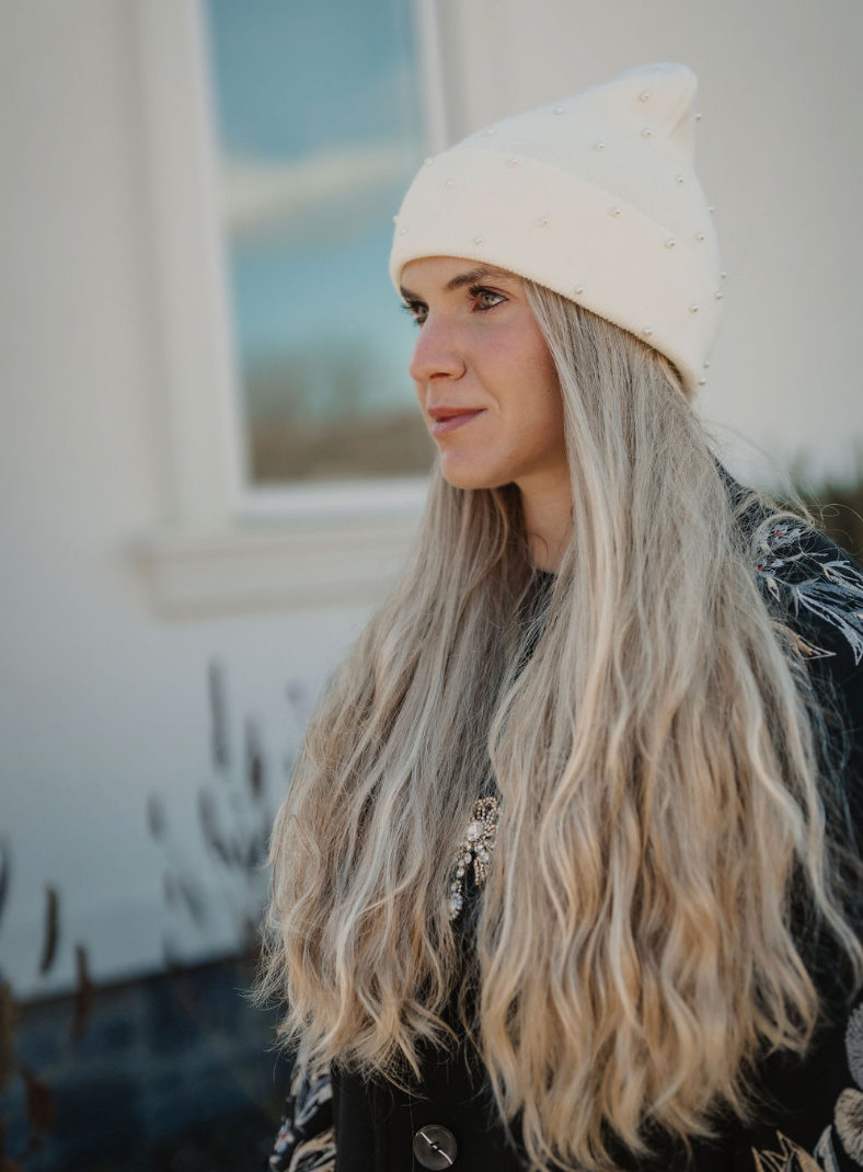 新品未使用⭐︎タグ付　CALME loose fit beanie ivory The Cami Beanie - Pearl Edition – TAL NEW YORK